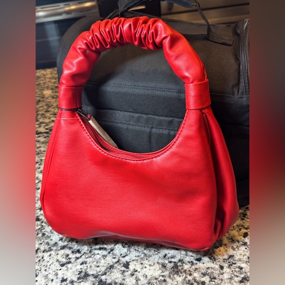 Kendall & Kylie Vibrant Red Y2K Shoulder Bag - Picture 6 of 10